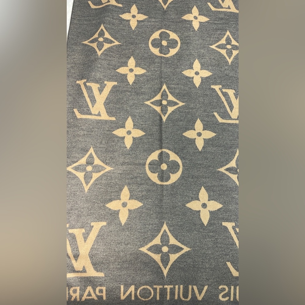 X..l scarf 🧣 - Picture 3 of 5